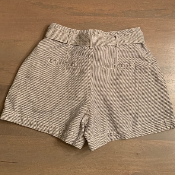 Abercrombie high waste, tie front striped shorts - Picture 3 of 6